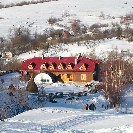 Urochyshe Hotell *